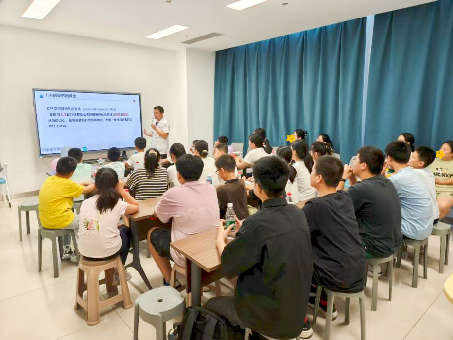 安全小卫士,急救我能行——我院急诊科开展第二期暑假急救训练营活动