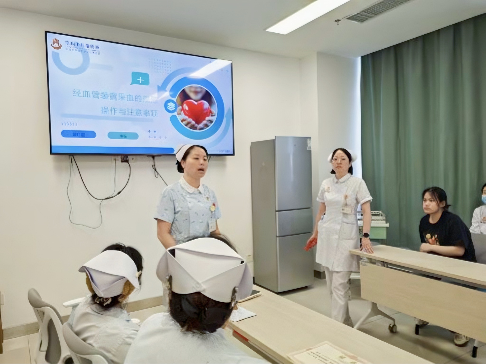 专业赋能 守护生命通路——我院静脉输液专业学组举办“经血管通路装置采血”技术专题业务学习